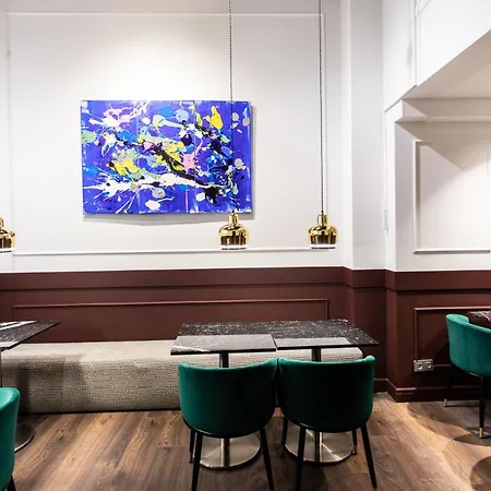 Trueba Hotel