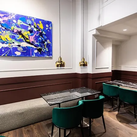 Trueba Hotel