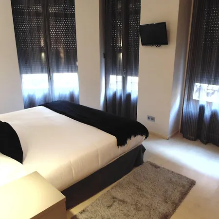 Hotell Trueba 2*